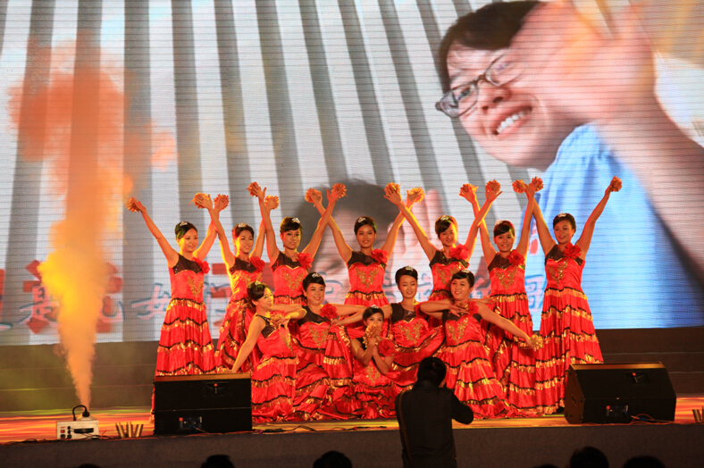 中南公司團隊表演