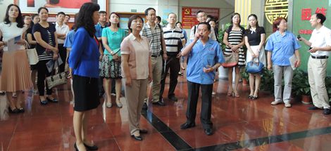 中共成都市委常委、市總工會主席趙小維到公司調(diào)研