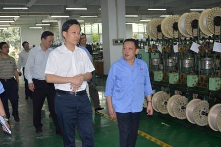 胡元坤部長視察制線車間