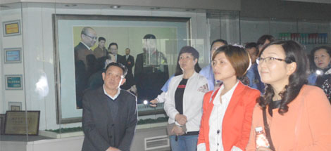 武侯區(qū)人大、區(qū)政協(xié)兩會(huì)代表到公司參觀交流