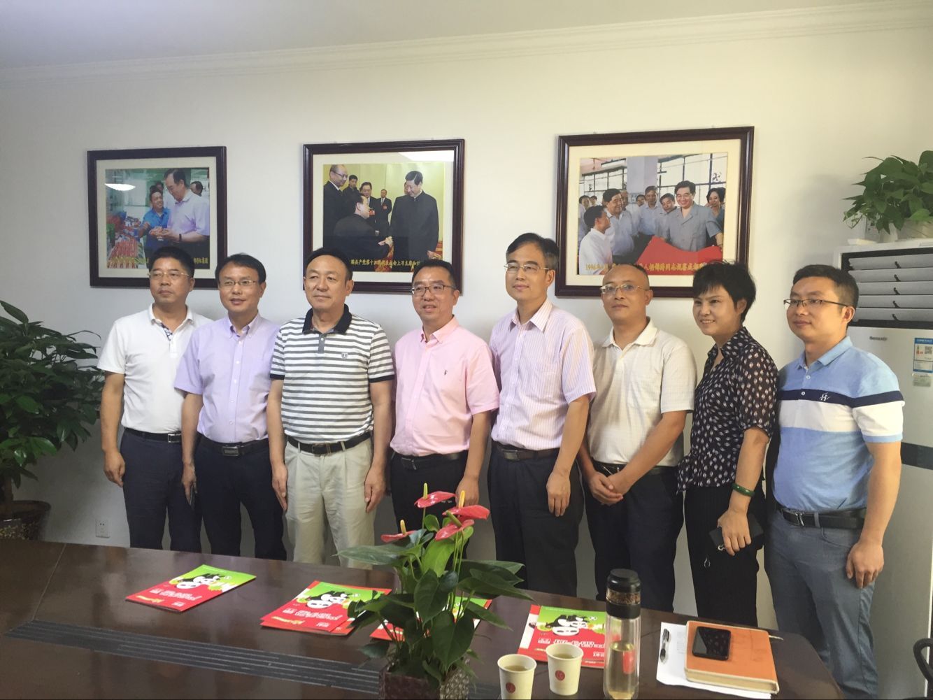 成都彩虹集團(tuán)營銷中心西北辦事處接待黃岡市政府代表團(tuán)