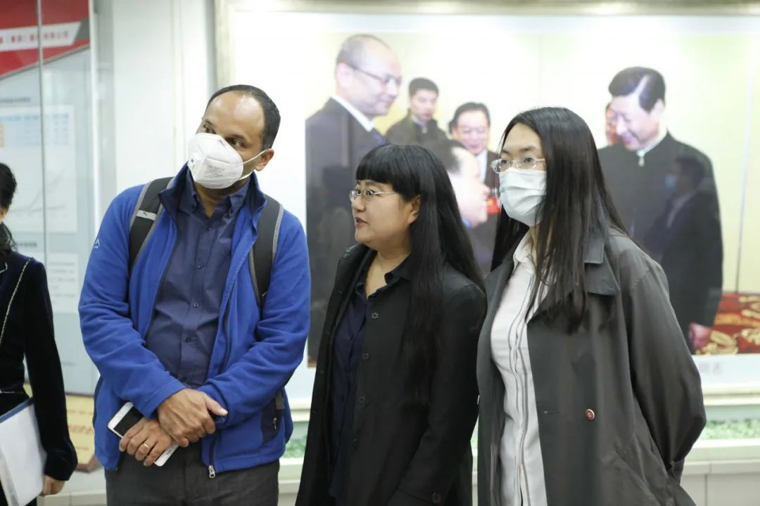 國家人社部聯(lián)合調(diào)研組領(lǐng)導(dǎo)蒞臨彩虹集團(tuán)調(diào)研