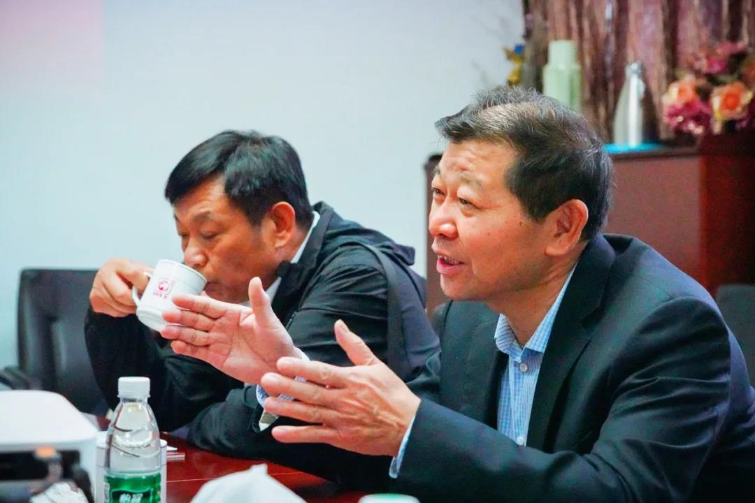 安徽省淮北市杜集區(qū)人大常委會領導一行蒞臨成都彩虹參觀指導