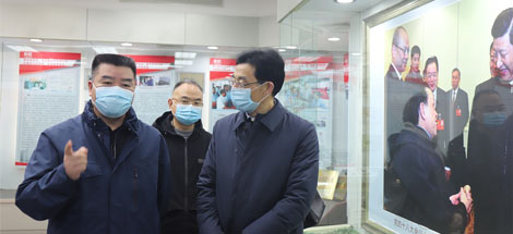 市委第一巡查組組長楊學(xué)明領(lǐng)導(dǎo)一行到成都彩虹集團視察