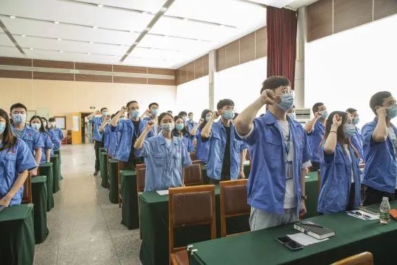 成都彩虹集團(tuán)召開2022年團(tuán)員大會暨團(tuán)委換屆選舉會議